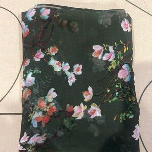 Haute hijab never worn